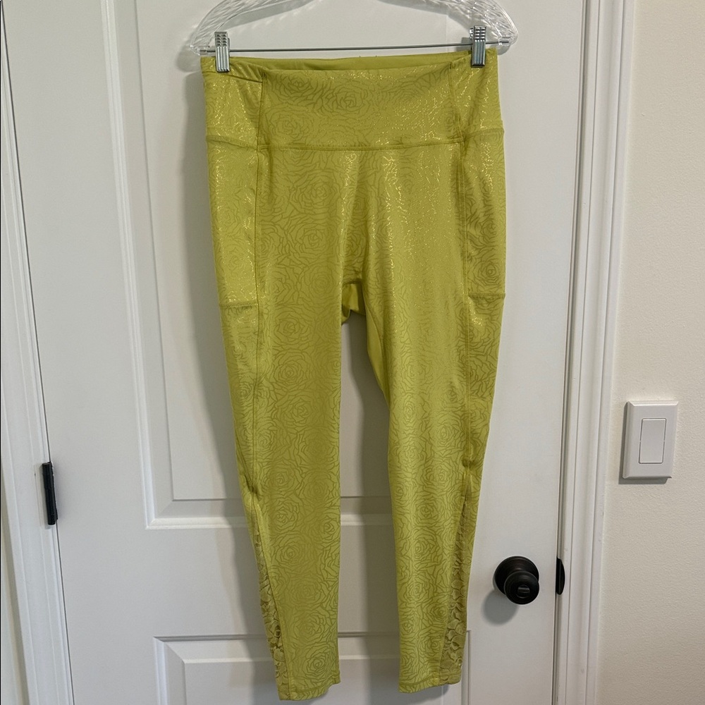 Crowned Athletics Belle Leggings